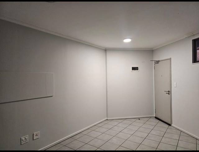 2 BEDROOM PROPERTY TO RENT IN FLORIDA